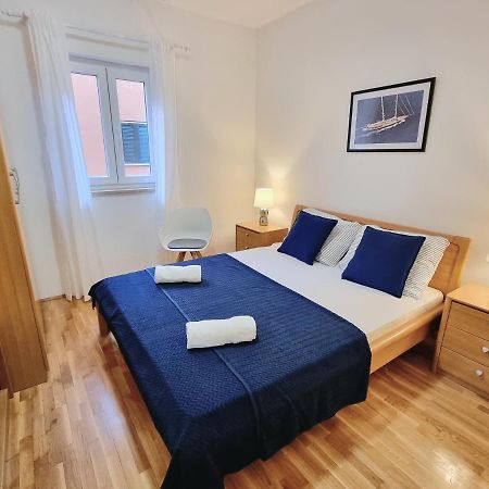 Ferienwohnung App Oleander Umag Exterior foto