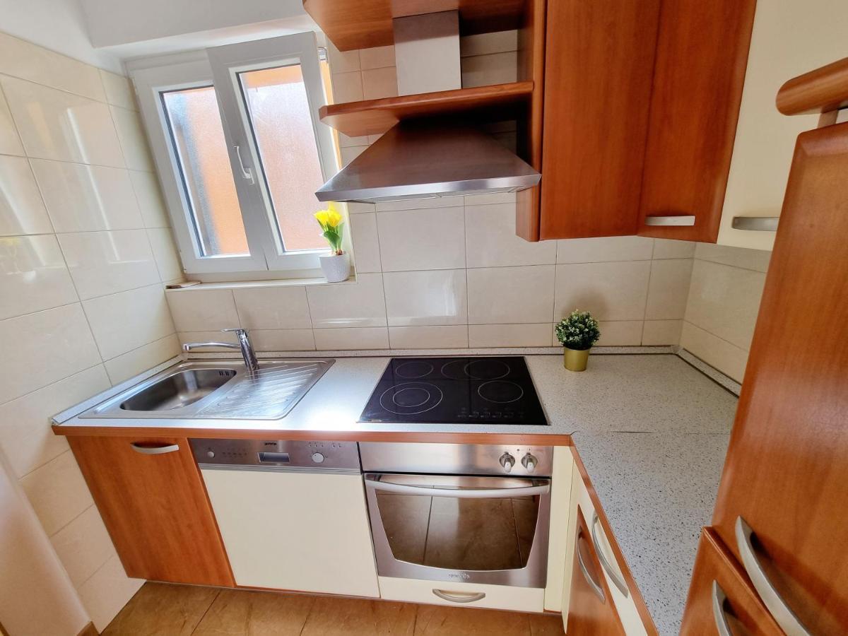 Ferienwohnung App Oleander Umag Exterior foto